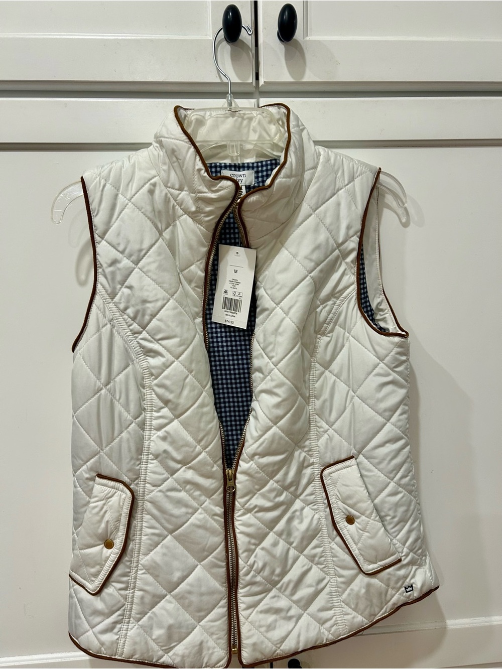 Crown & Ivy Women's Quilted White Vest with Brown Trim